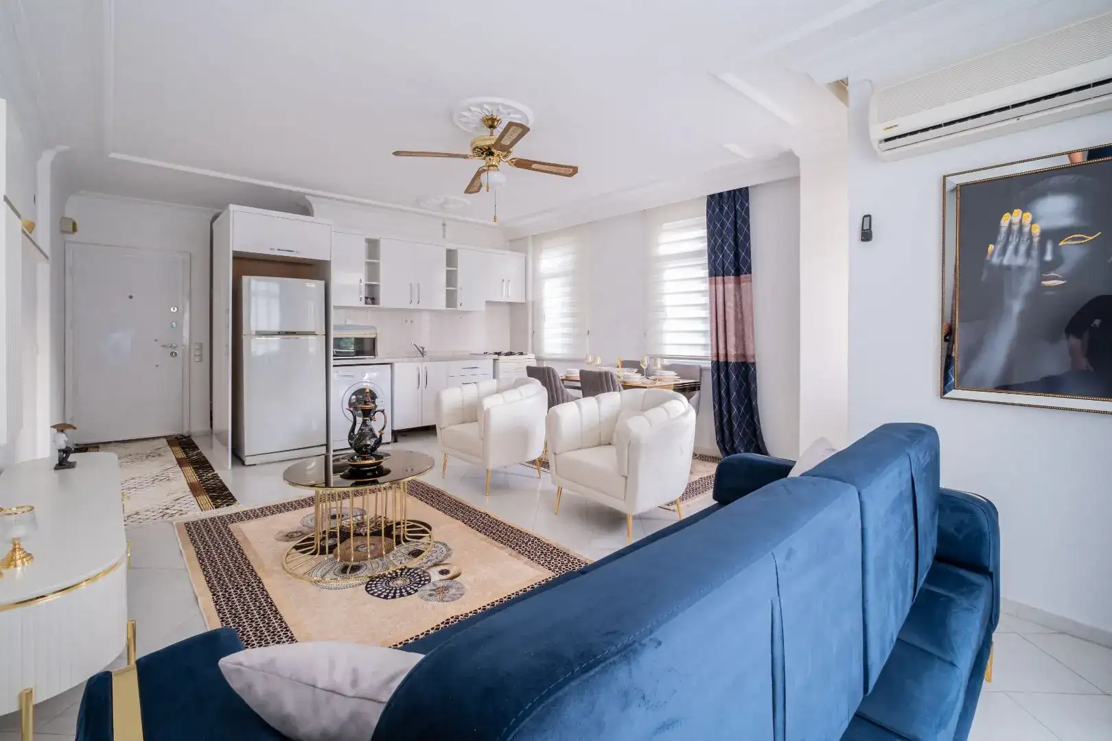 2+1 FULLY FURNİSHED FLAT 200 M. FAR FROM THE SEA İN THE CENTER