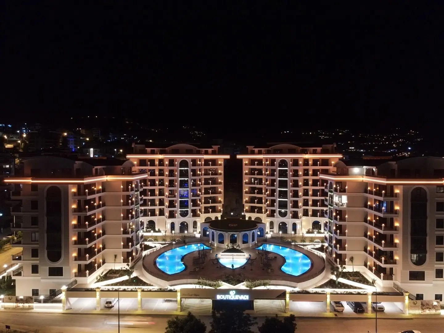 PROJECT OF A HOTEL-TYPE RESIDENTIAL COMPLEX IN CHIPLAKLY