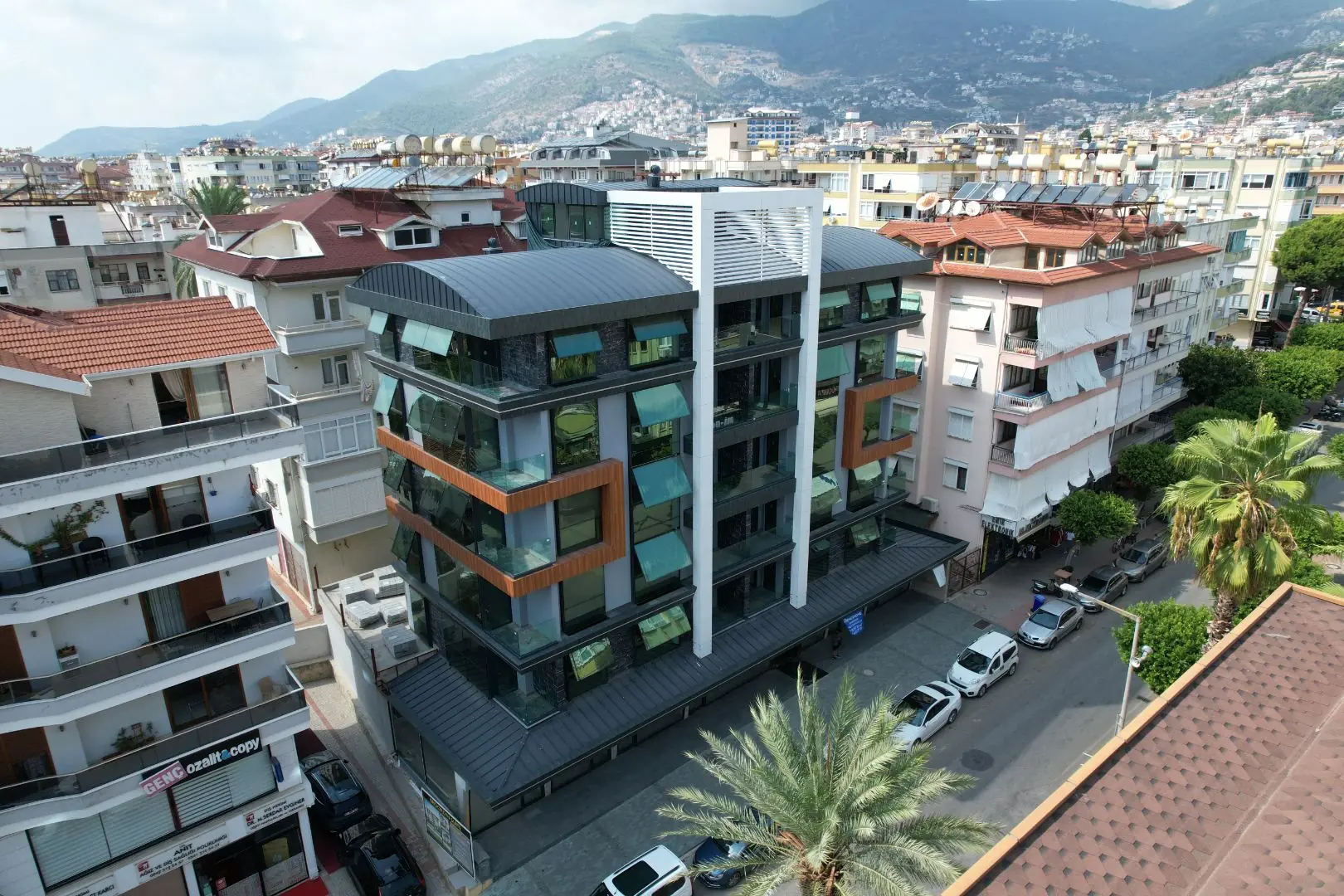 NEW PROJECT IN THE VERY CENTER OF ALANYA 400M FROM THE SANDY BEACH