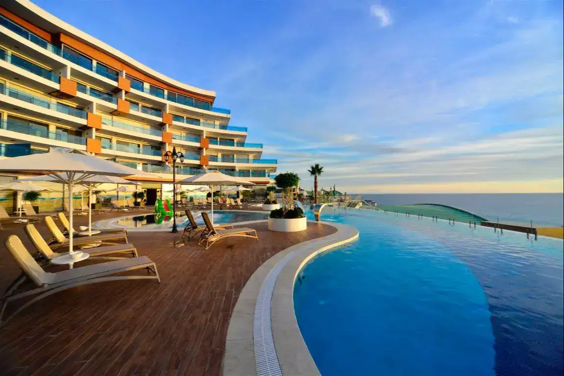 FULL ACTİVİTY APARTMENT FOR SALE İN THE BEST LOCATİON- FULL SEA VİEW