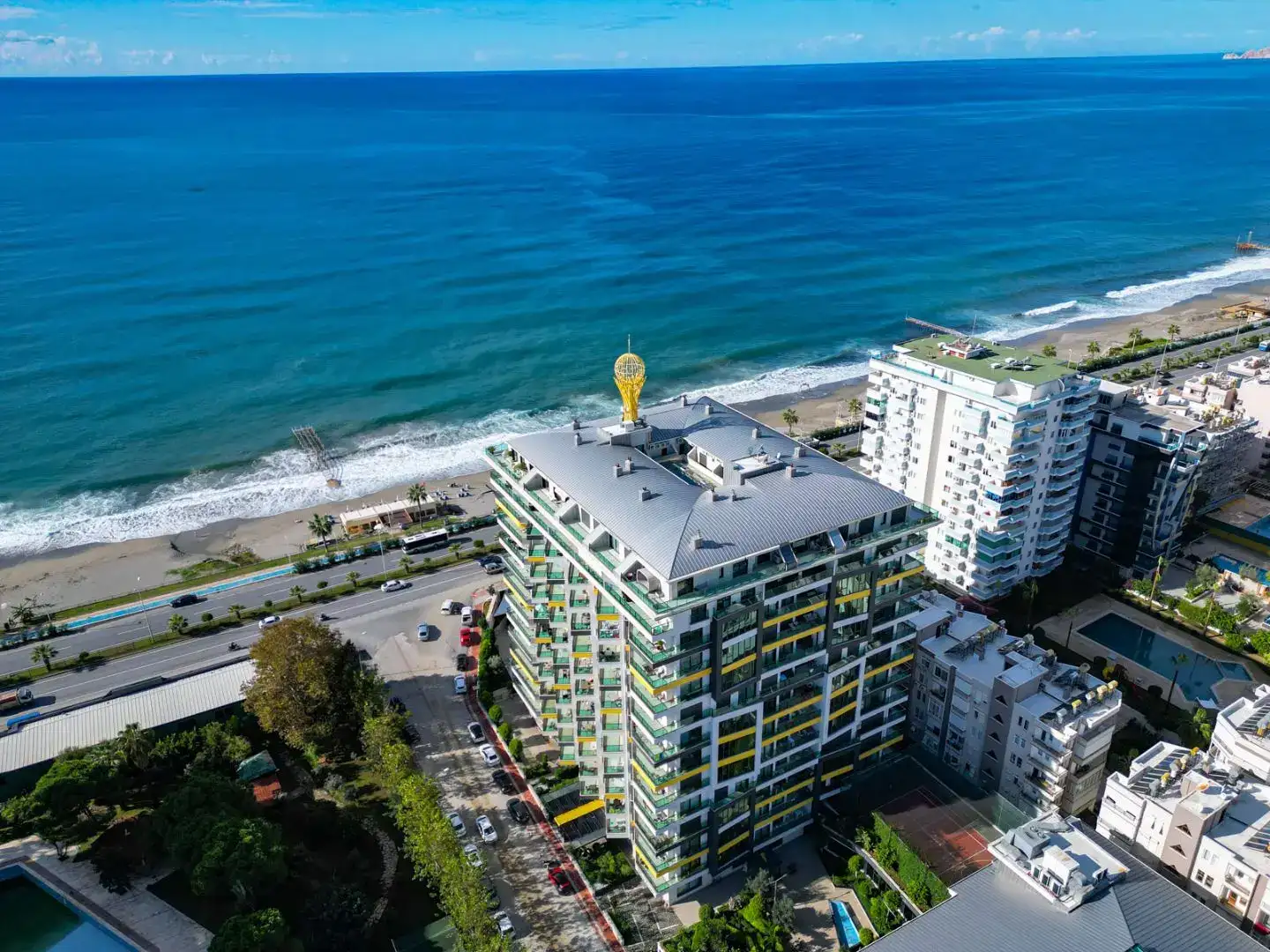 1+1 FLAT FRONT BEACH LİNE FOR SALE İN MAHMUTLAR-FULL ACTİVİTY
