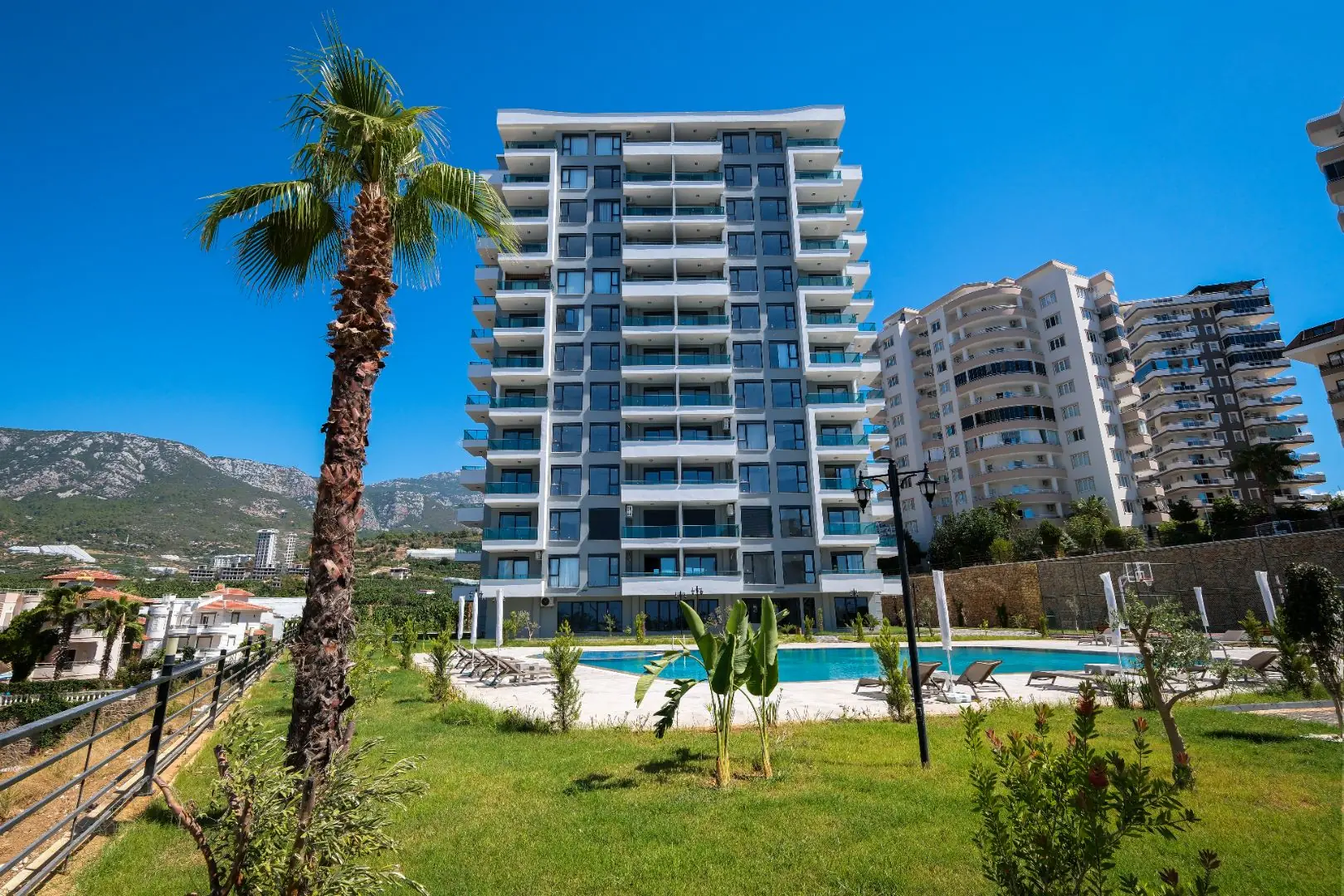 NEW COMPLEX UNDER CONSTRUCTION IN THE LOVELY MAHMUTLAR DISTRICT