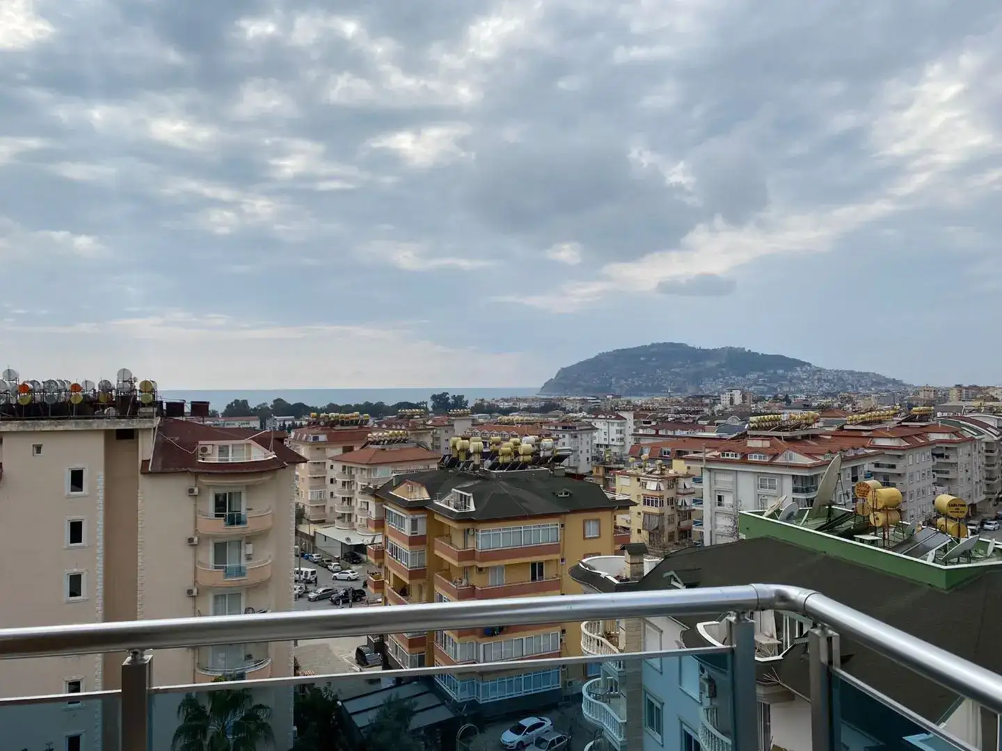 2+1 APARTMENT FOR SALE IN CİKCİİLLİ AREA - MINUTES TO THE CENTER