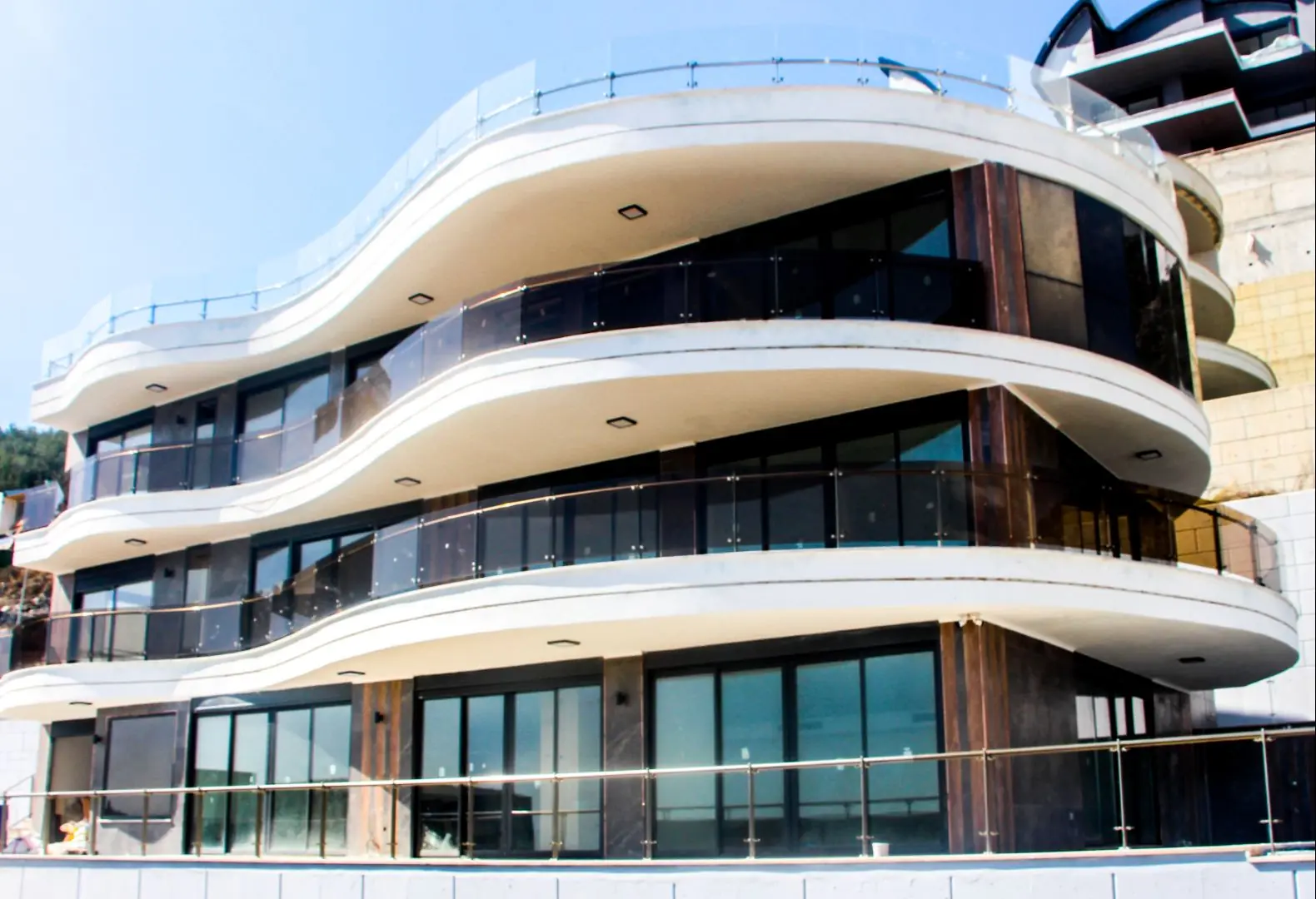 SPACIOUSE AND LUXURY VILLA WITH SEA VIEW IN TEPE-ALANYA