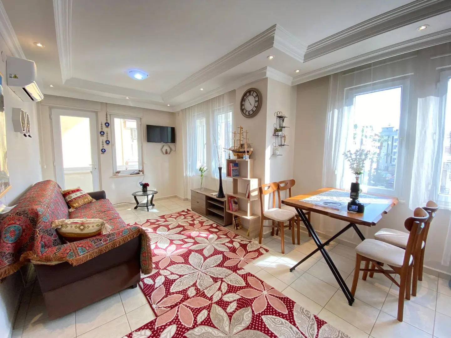 1+1 FLAT 500M FROM THE FAMOUS CLEOPATRA BEACH -ALANYA