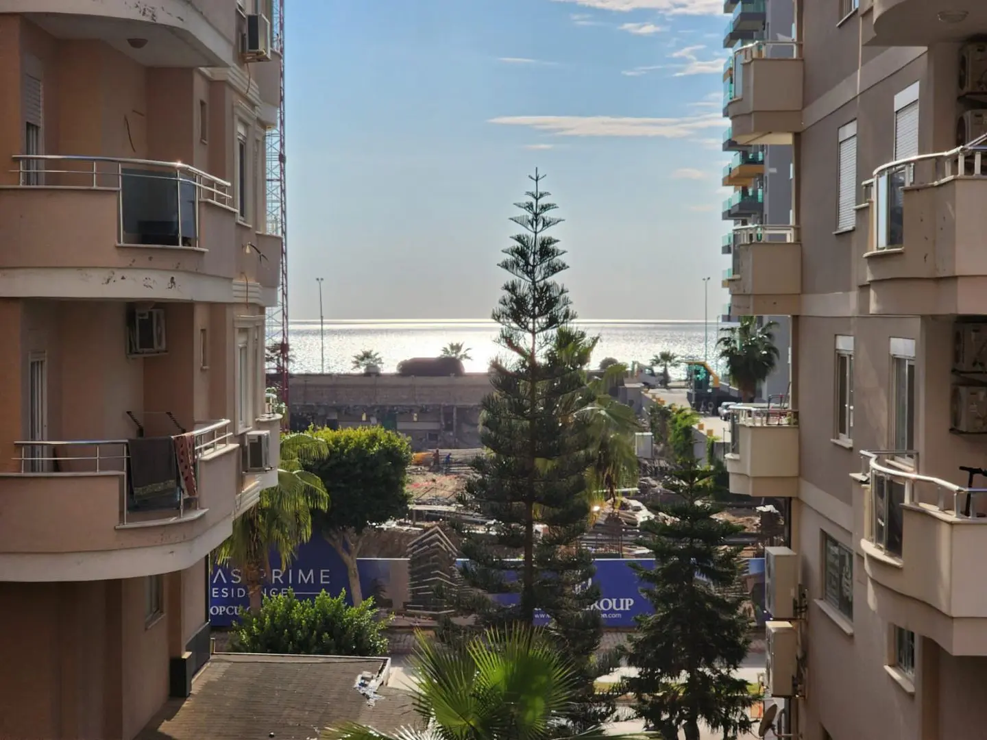 FURNISHED LARGE 3+1 APARTMENT IN MAHMUTLAR-ALANYA