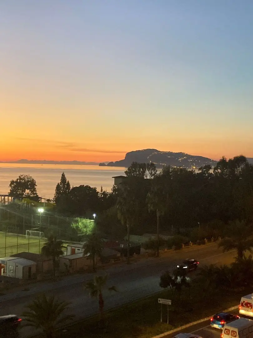 3+1 DUPLEX  WITH PANORAMIC VIEWS OF THE SEA 