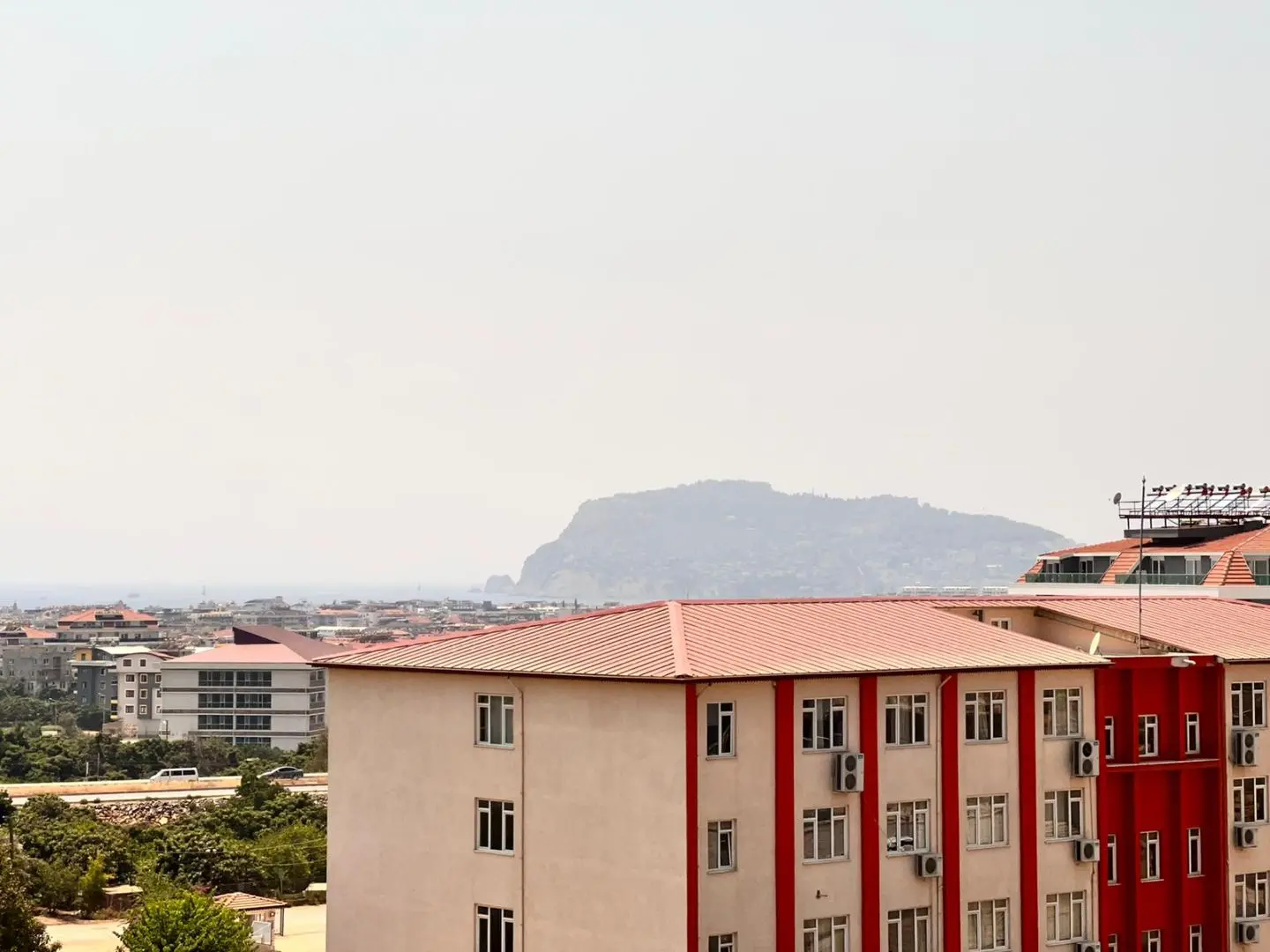 NEWLY BUİLT APARTMENT FOR SALE İN A QUİET AREA-OBA ALANYA