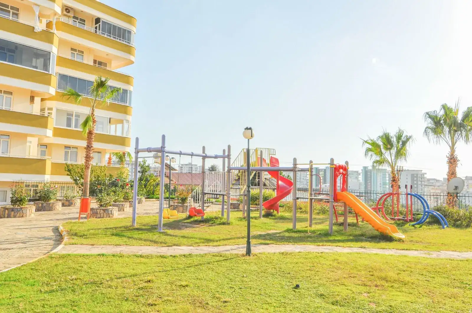 2+1 FURNİSHED LUXURY FLAT FLAT FOR SALE İN MAHMUTLAR 