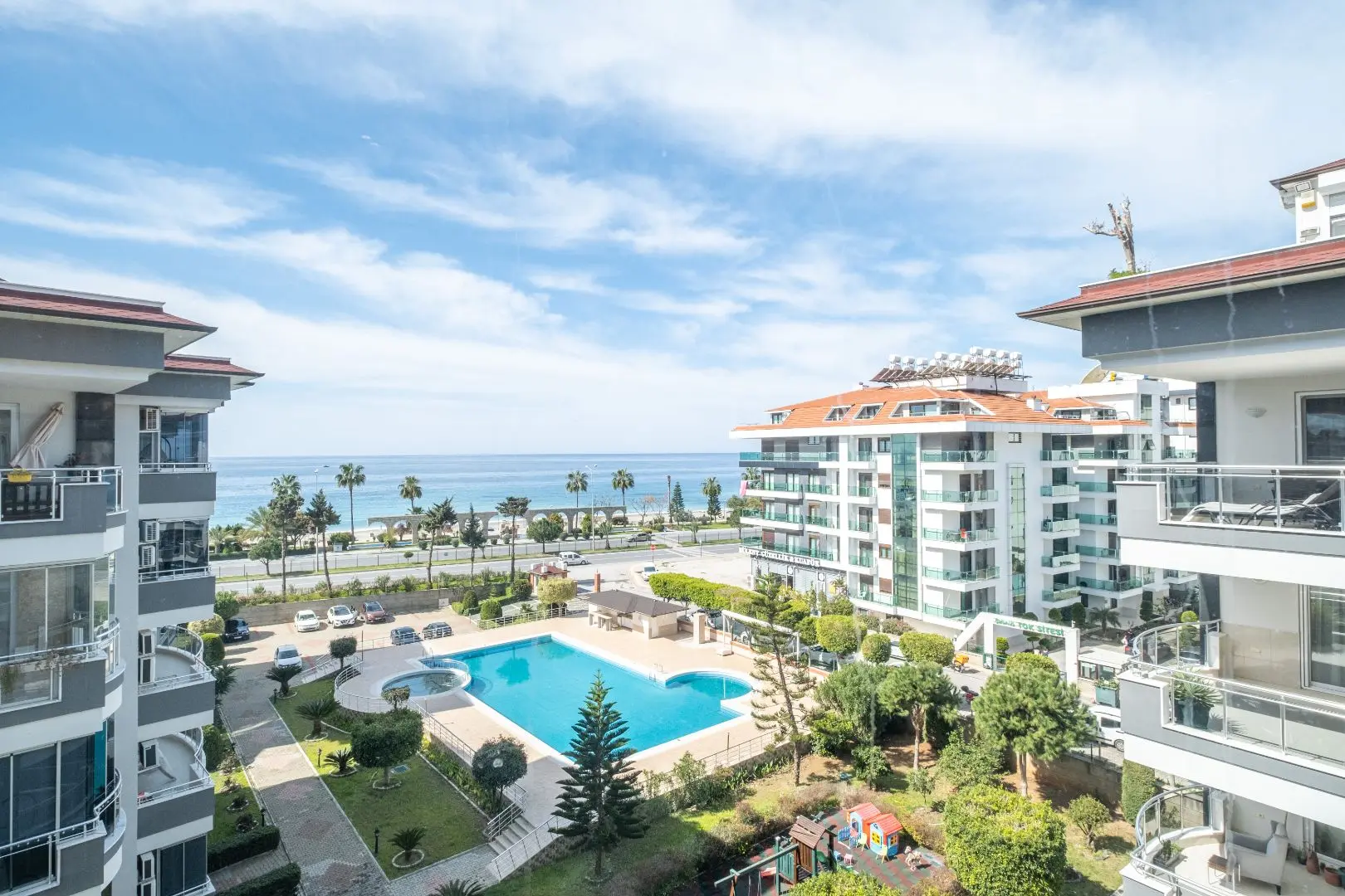 FRONT BEACH LINE 3+1 APARTMENT WITH SEA VIEW IN KESTEL-ALANYA