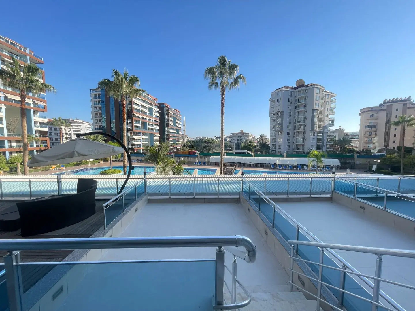 FURNISHED STUDIO WITH 40m² TERRACE IN A LUXURIOUS COMPLEX IN CIKCILLI