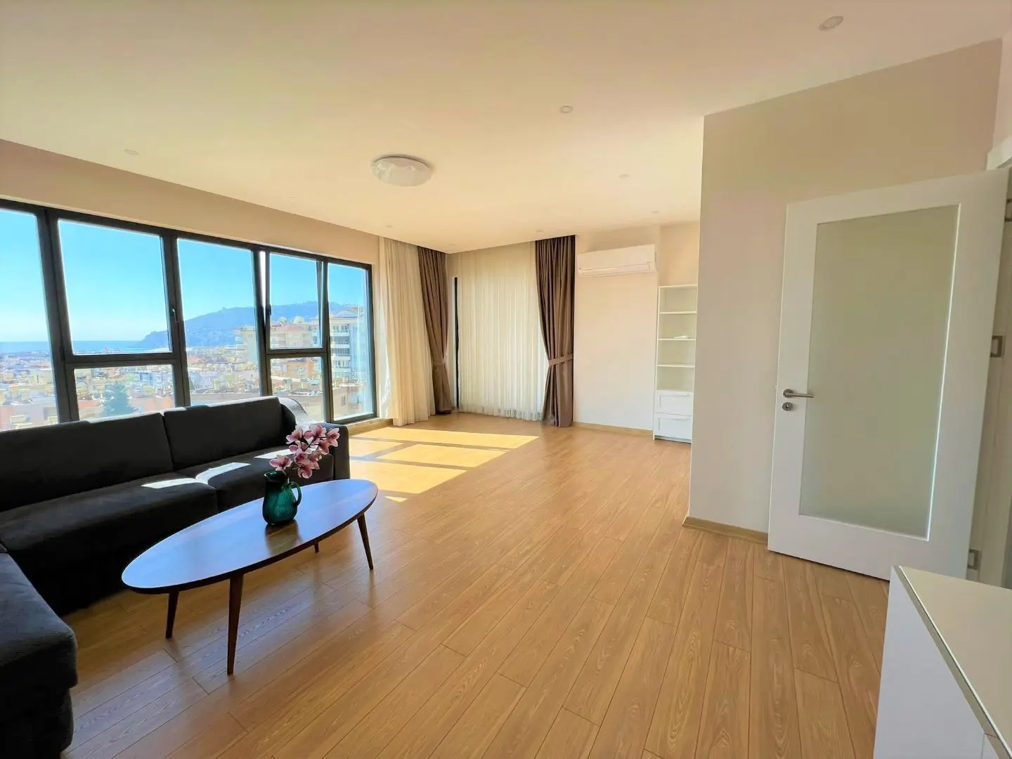 3+1 FURNISHED FLAT IN ALANYA CENTER WITH UNIQUE SEA AND CASTLE VIEWS