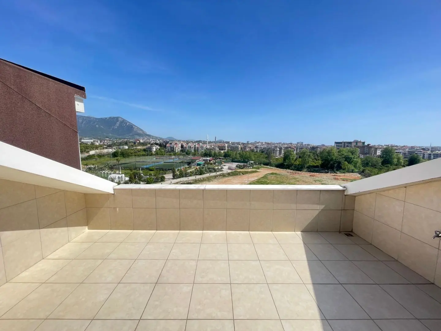 SPACIOUS DUPLEX 3+1 IN A POPULAR COMPLEX IN OBA-ALANYA