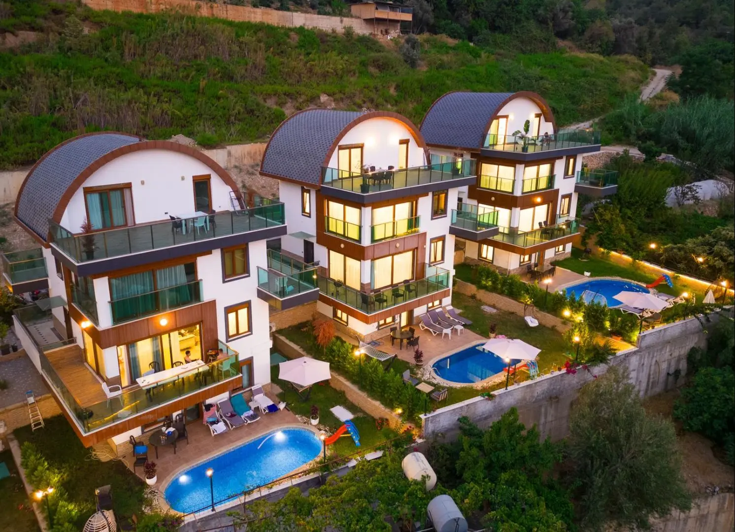 LUXURY FURNISHED 5+1 VILLA (400M²) IN BEKTASH - ALANYA