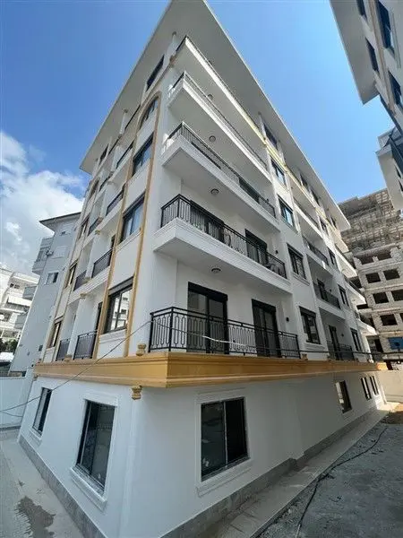 3+1 NEW LARGE FLAT IN ALANYA CENTER 150 M²