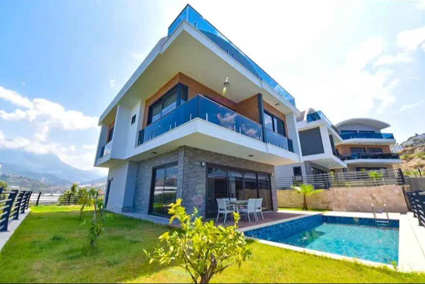 4+1 VILLA WITH BEAUTIFUL NATURE AND CITY VIEW IN KARGICAK+PRIVATE POOL