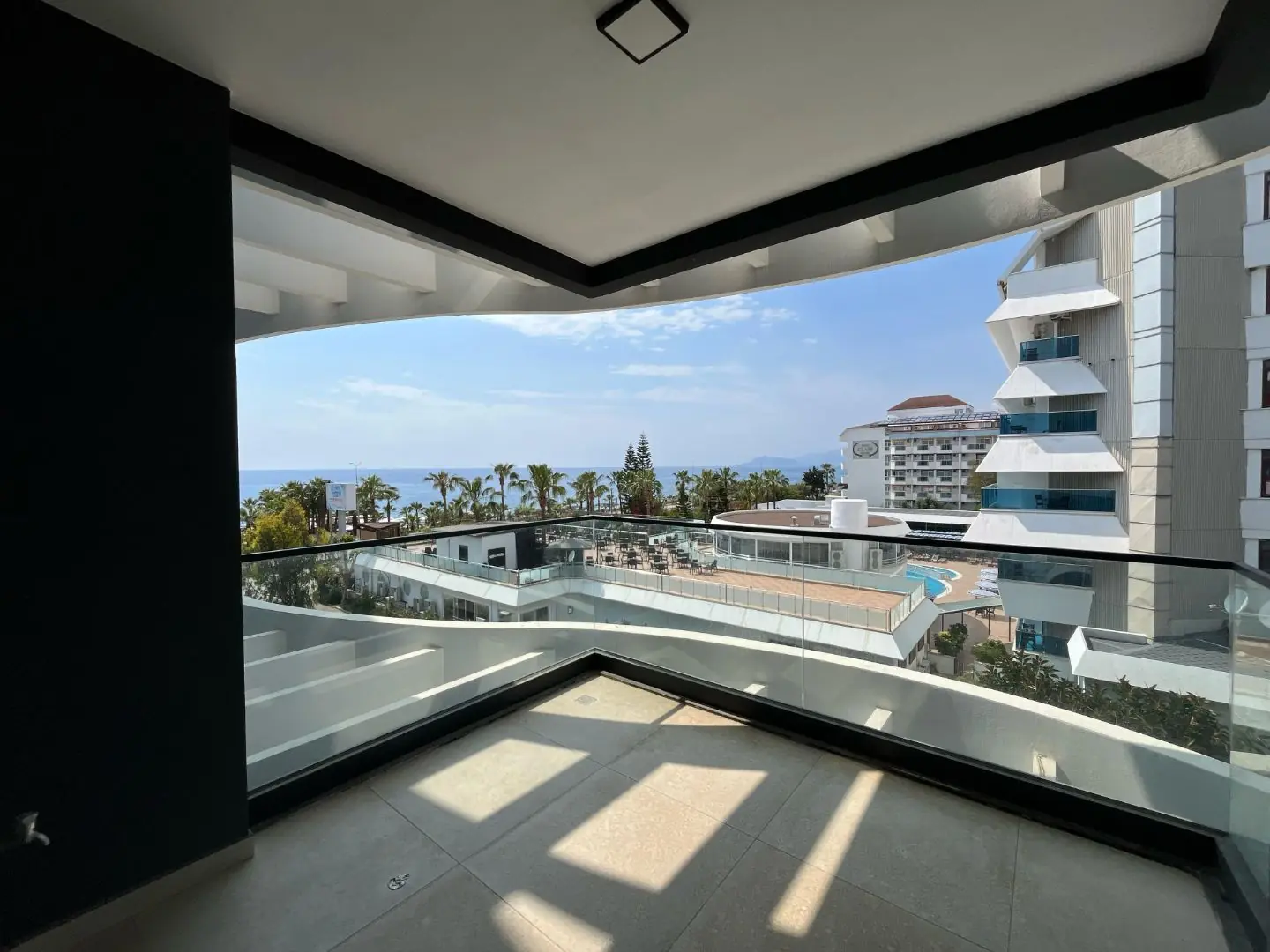 SEAFRONT 1+1 FLAT IN KARGICAK 67 M²
