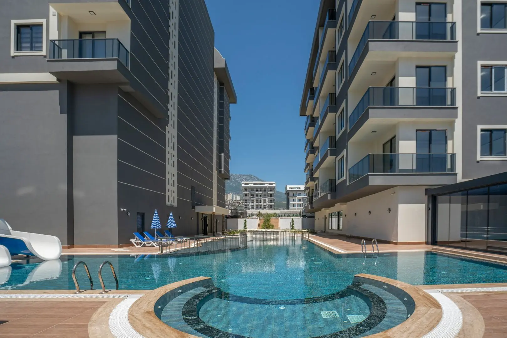 2+1 DPX APARTMENT WITH WHITE GOODS FOR SALE IN A NEWLY BUILT BUILDING