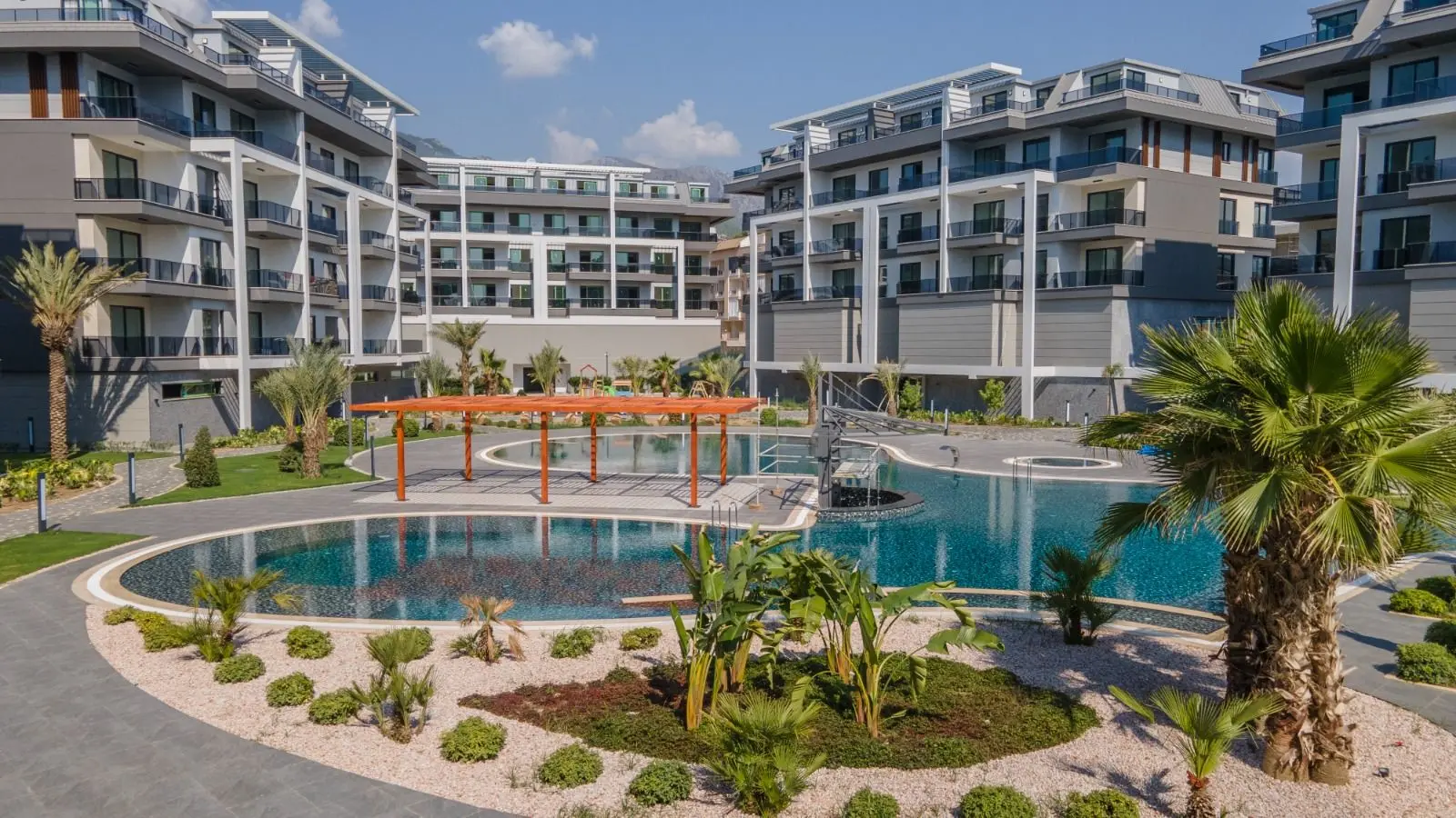2+1 DPX APARTMENT IN A LUXURY BIG COMPLEX IN OBA WITH ALL THE AMENITIE