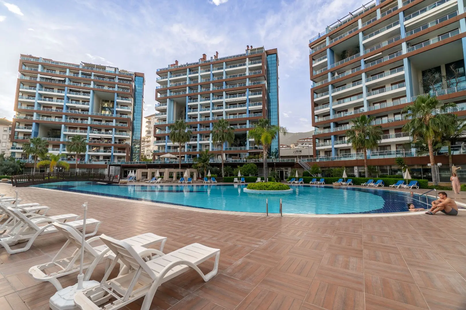 FURNISHED 2+1 FLAT (120M²) IN A FULL FACILITY COMPLEX IN CIKCILLI