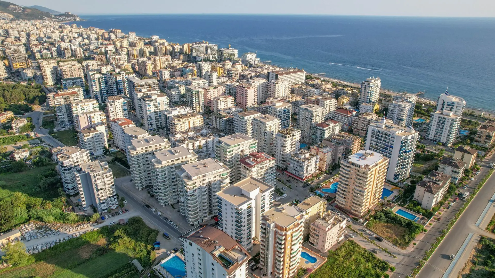 ПРОСТОРНАЯ 2+1 КВАРТИРА НА УЛИЦЕ В МАХМУТЛАРЕ