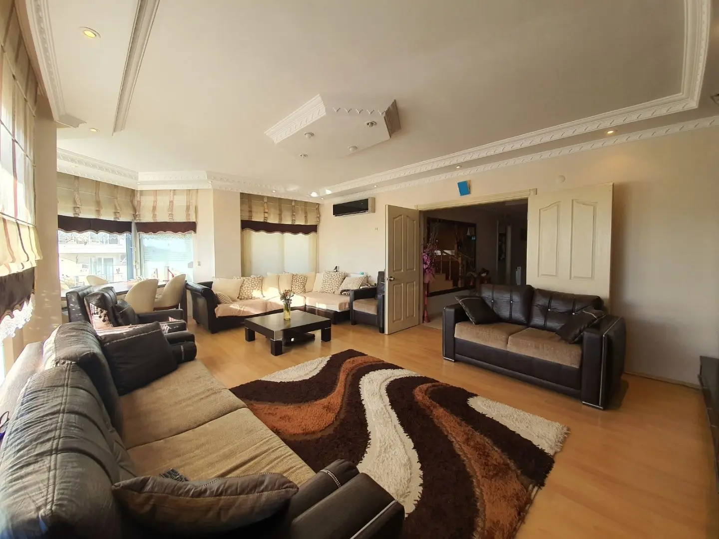SPACIOUS 5+1 APARTMENT ELIGIBLE FOR CITIZENSHIP IN THE VERY CENTER