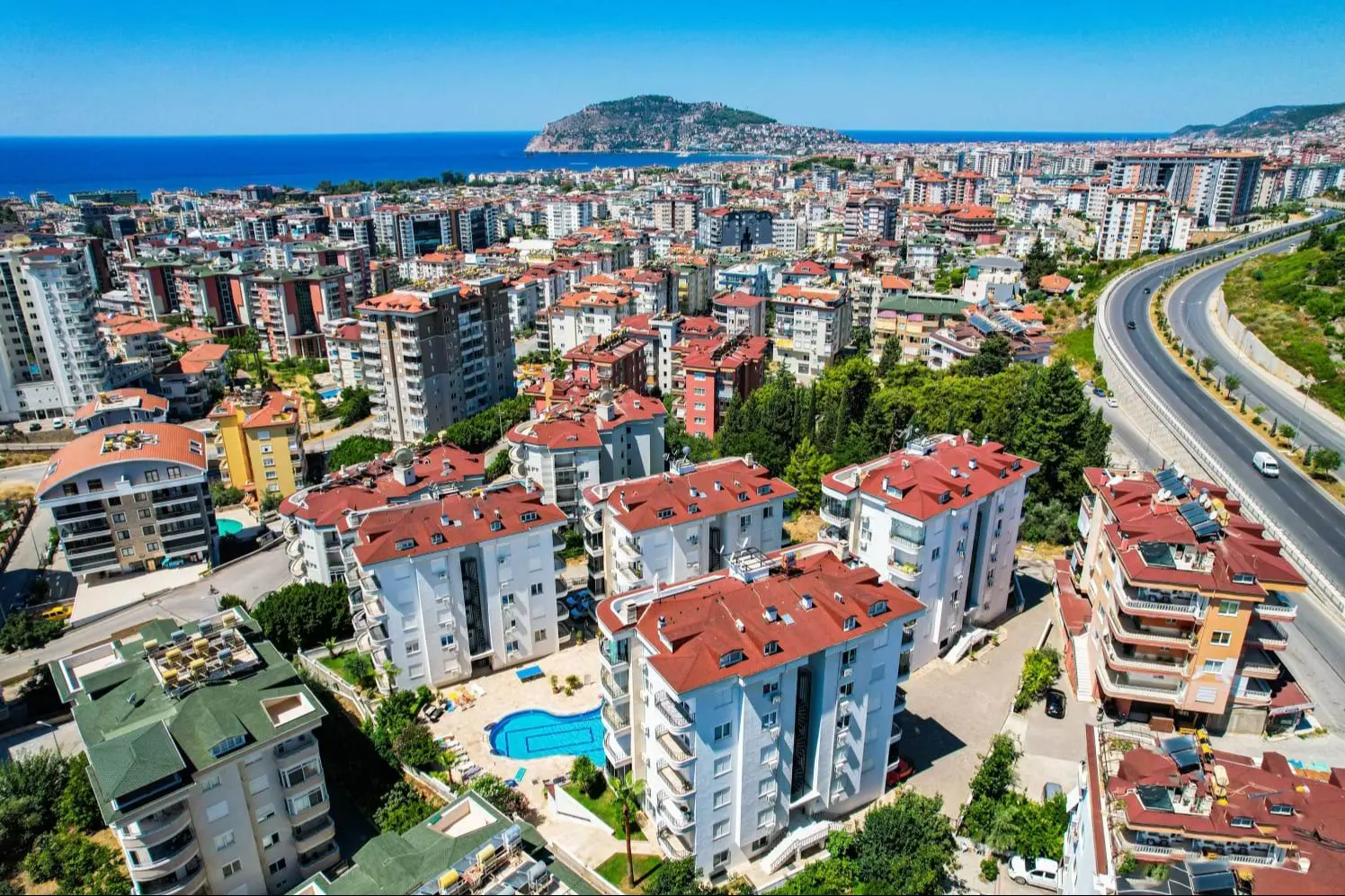 FULLY FURNISHED 2+1 APARTMENT IN THE CENTER OF ALANYA