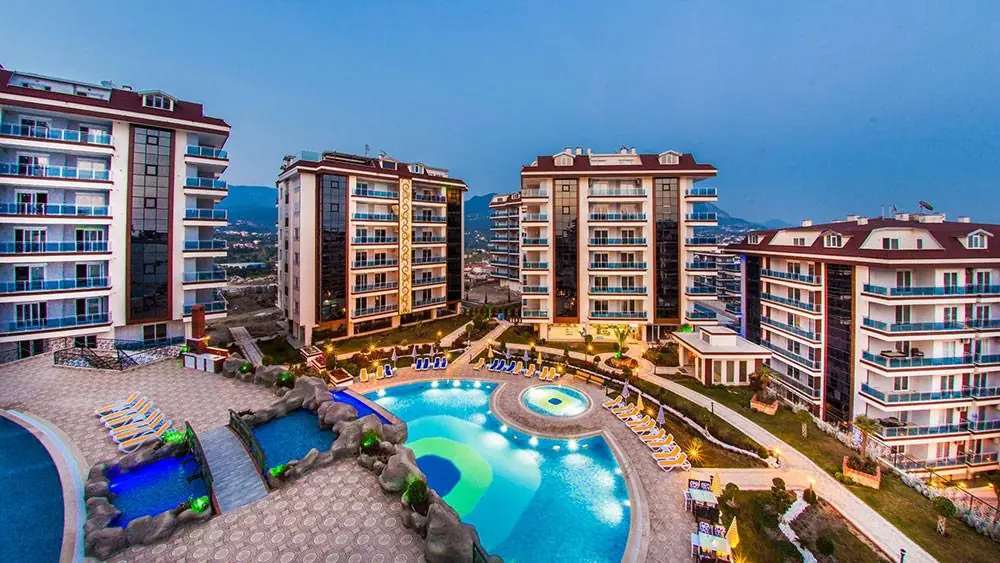 FOR SALE IN A LUXURY COMPLEX IN CİKCİLLİ, 1+1 FURNISHED APARTMENT 65m²