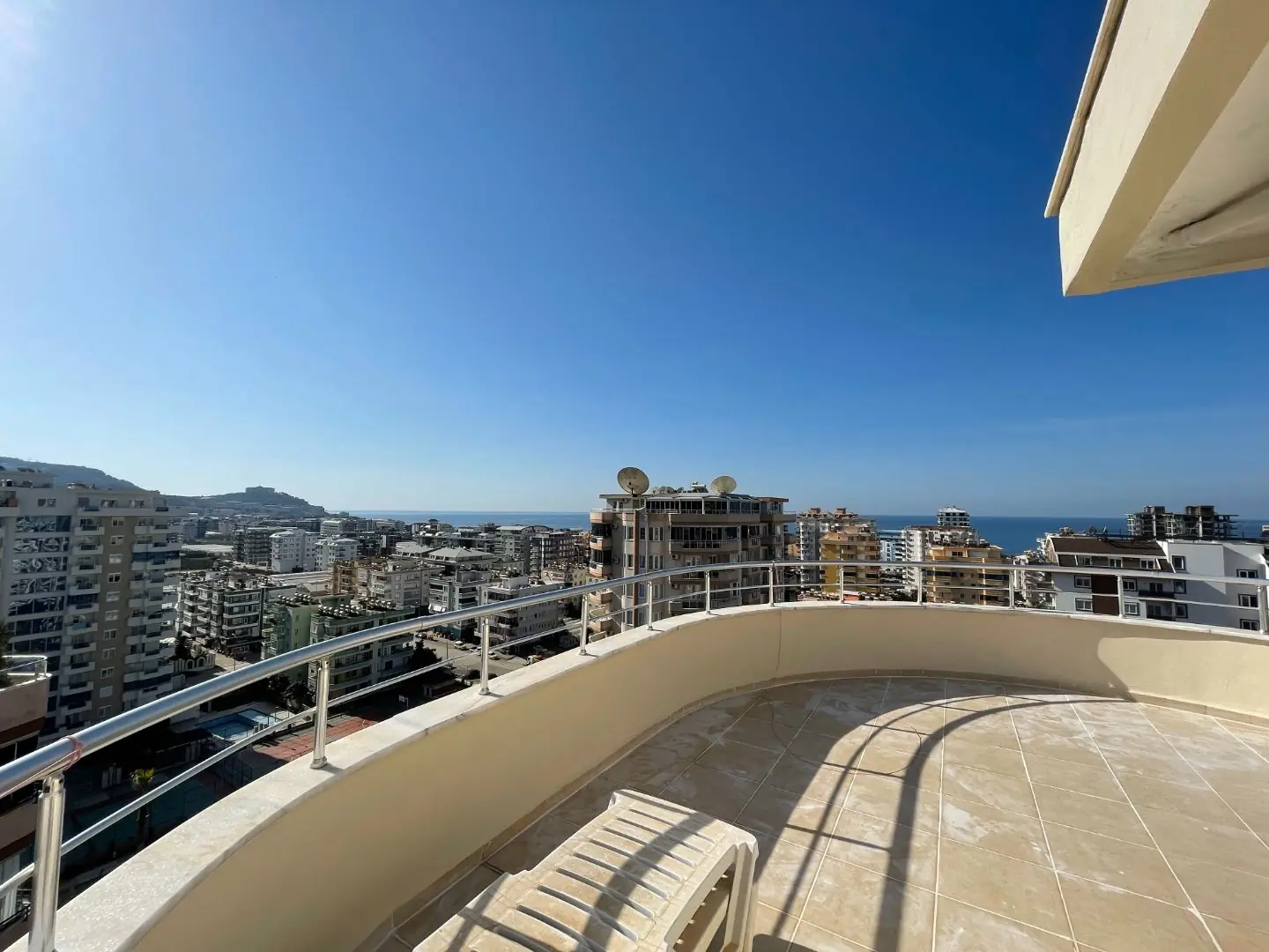 3+1 FULLY FURNISHED DUPLEX APARTMENT WITH SEA VIEW IN MAHMUTLAR