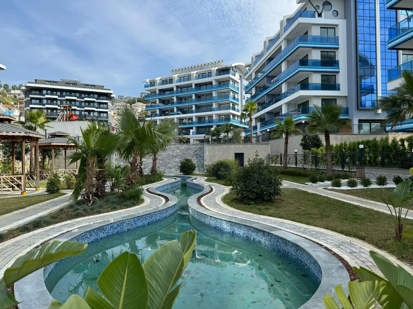 FULL ACTIVITIES, LUXURY FURNISHED 1+1 FLAT FOR SALE IN KARGICAK-ALANYA