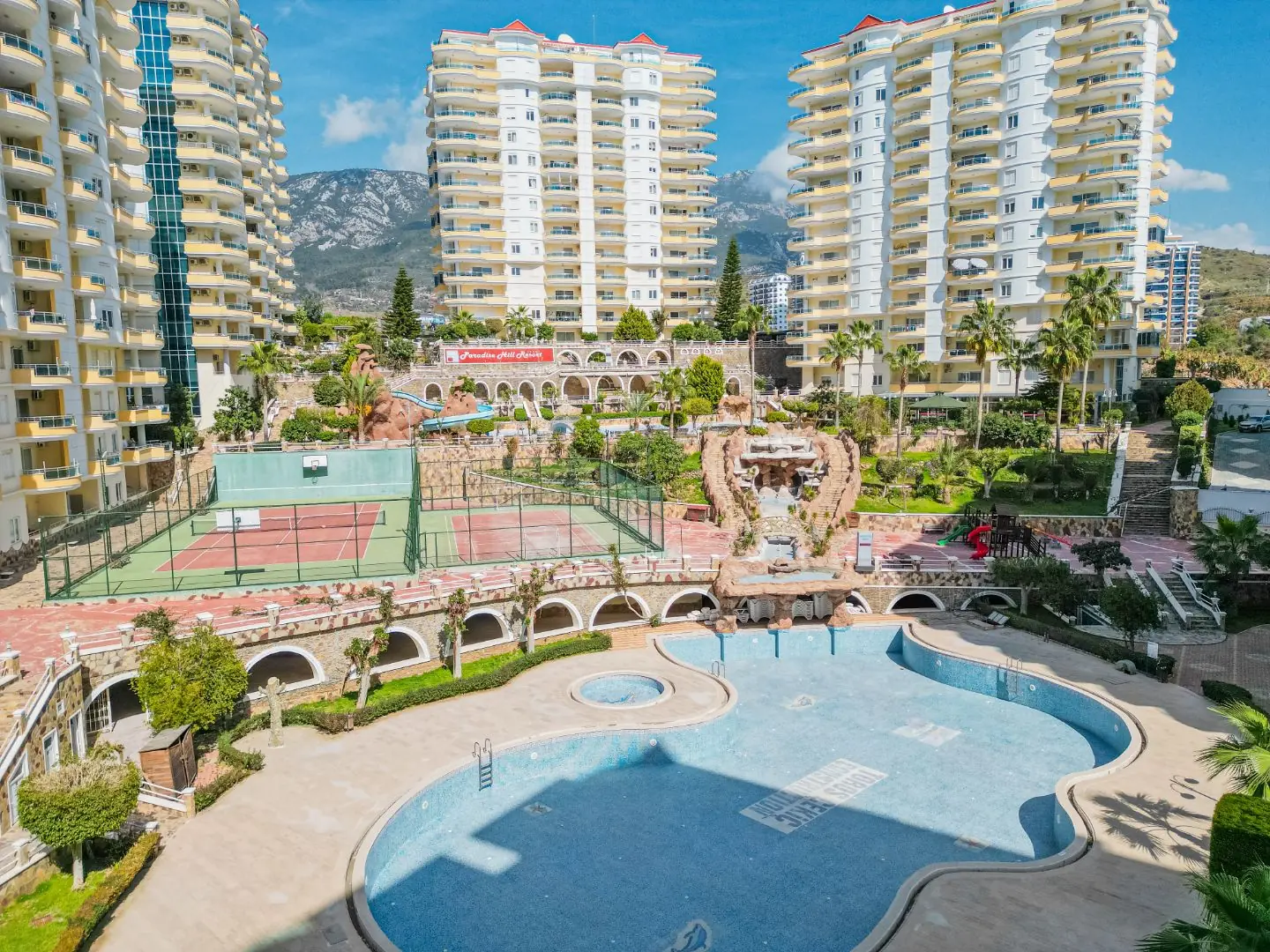 3+1 150 М² В РОСКОШНОМ И АКТИВНОМ МЕСТЕ В АЛАНЬЕ МАХМУТЛАР