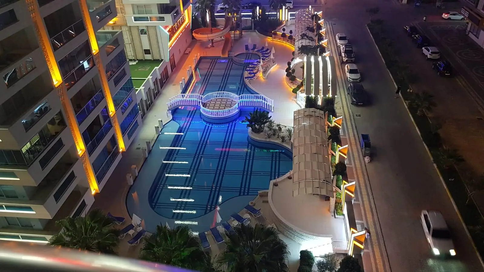 FURNISHED 2+1 110M² FOR SALE IN ACTIVE SITE IN MAHMUTLAR ALANYA