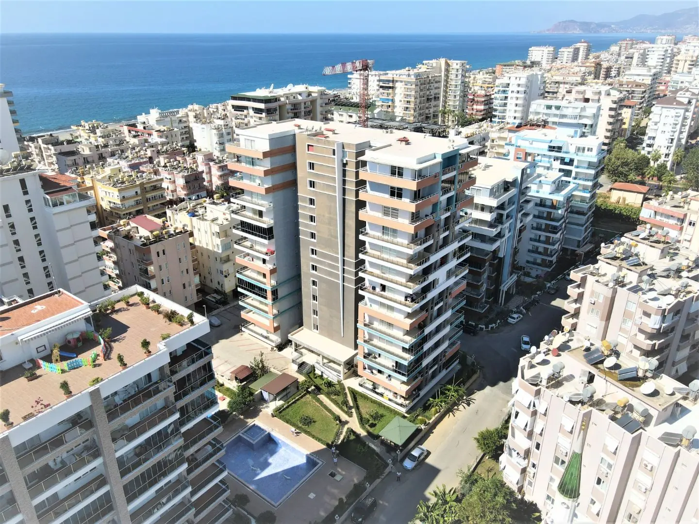 МЕБЛИРОВАННАЯ КВАРТИРА 1+1 / 67М² НА ПРОДАЖУ В АЛАНЬЕ МАХМУТЛАР