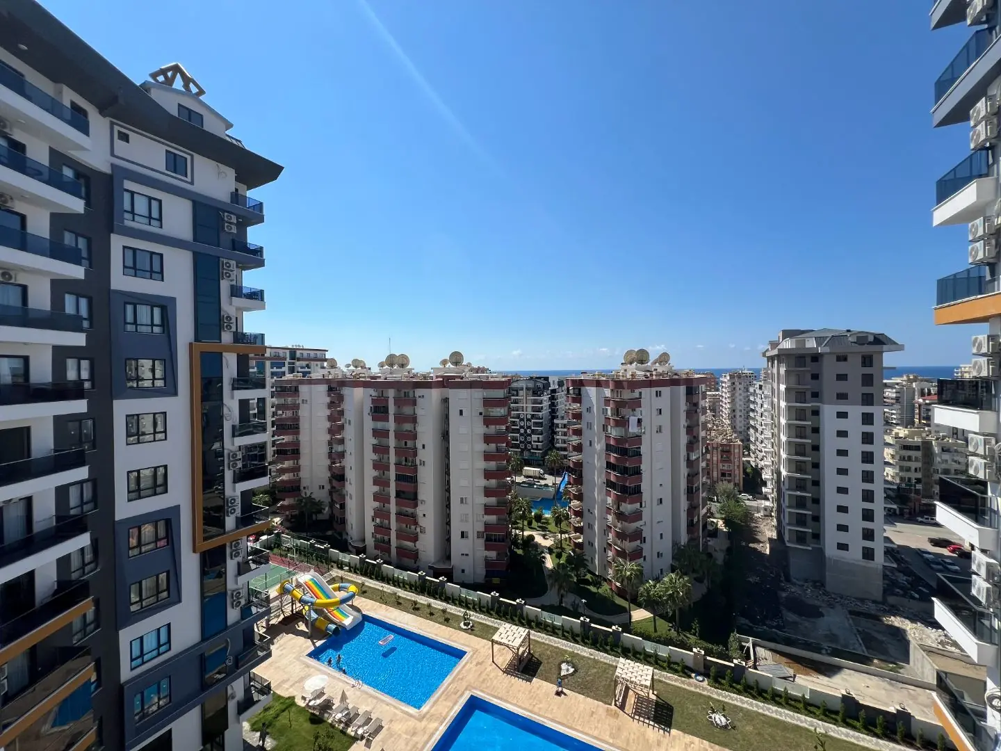 1+1 WITH FULL ACTIVITIES IN MAHMUTLAR ALANYA