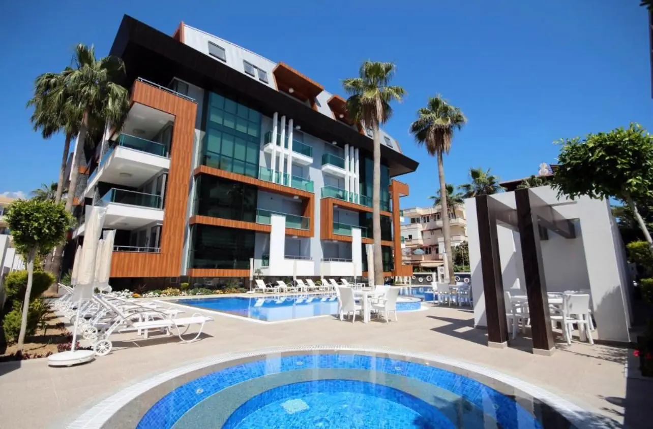 FULLY FURNISHED AND FULLY ACTIVITIES 2+1 APARTMENT FOR SALE IN ALANYA