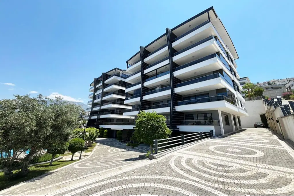 2+1 FULLY FURNISHED APARTMENT WITH ALL ACTIVITIES FOR SALE IN ALANYA