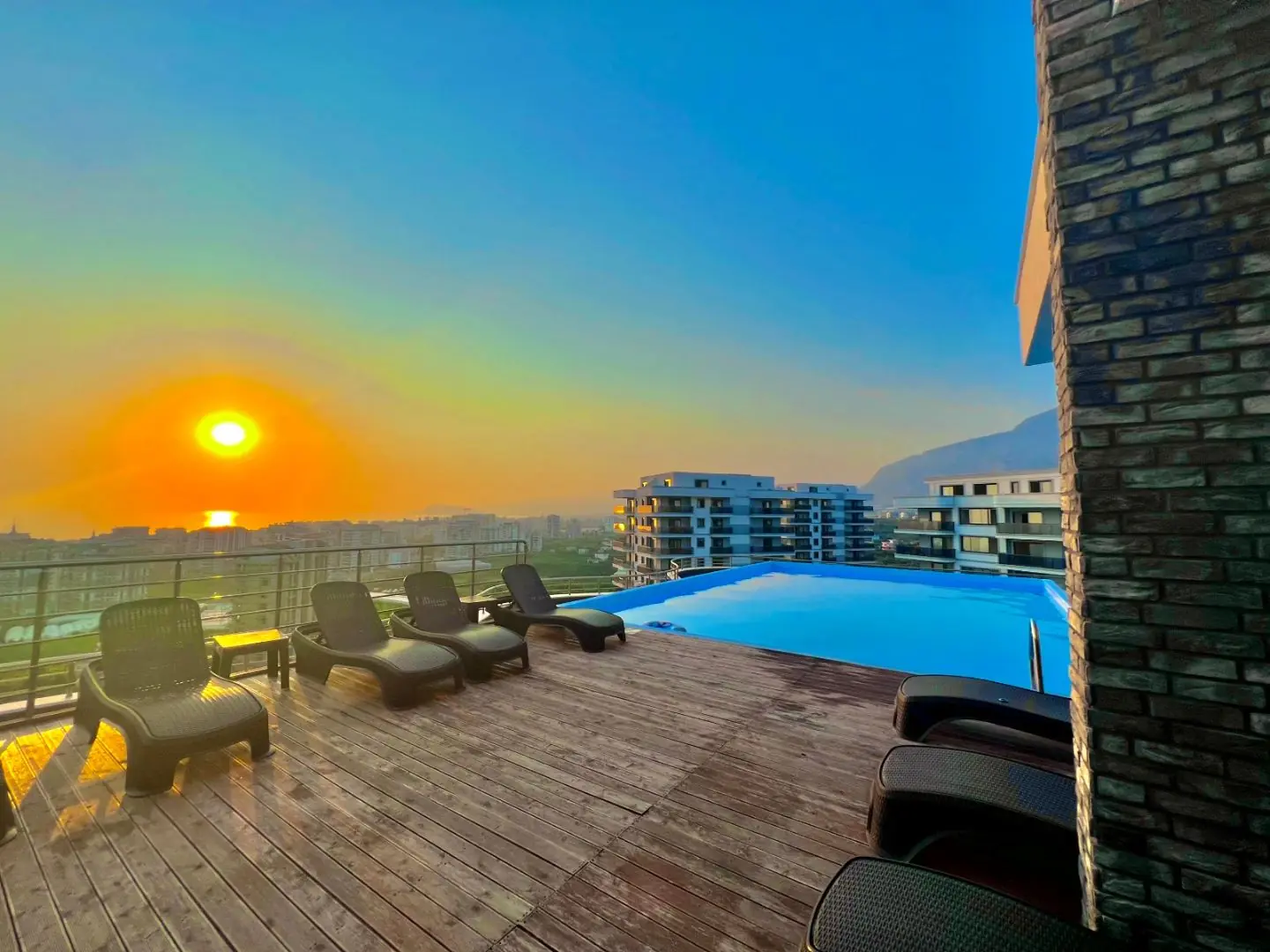 1+1 FURNISHED APARTMENT WITH NATURE VIEW IN LUXURY COMPLEX