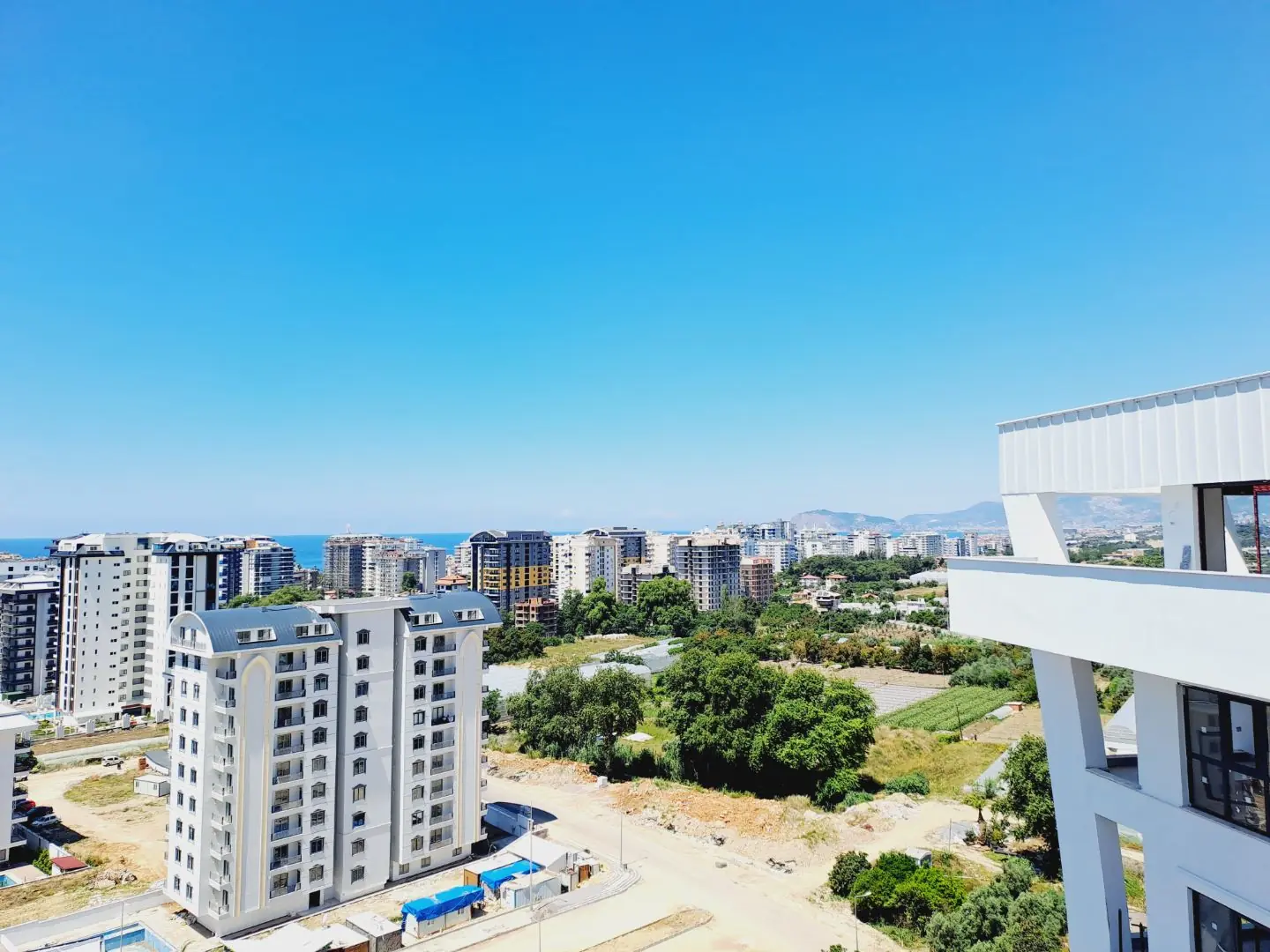 2+1 OPPORTUNITY APARTMENT WITH WONDERFUL VIEW IN MAHMUTLAR
