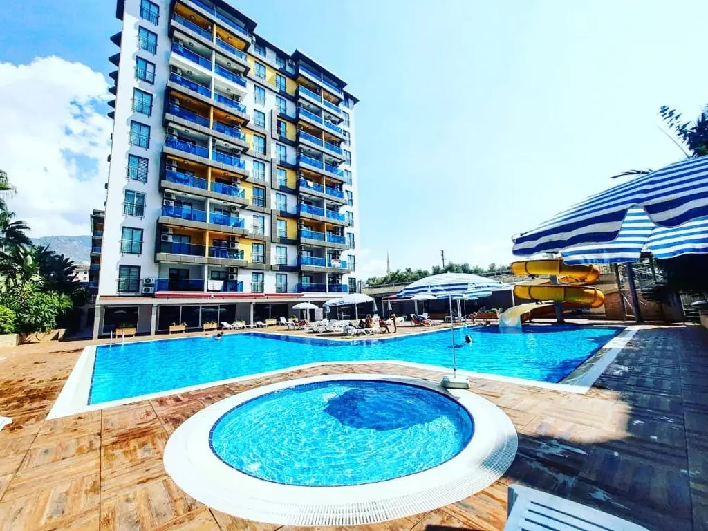 1+0 OPPORTUNITY APARTMENT IN LUXURY COMPLEX IN CENTRAL LOCATION