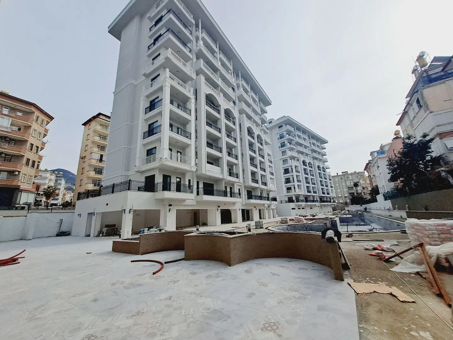 1+1 APARTMENT IN A NEW COMPLEX IN THE CENTER OF ALANYA
