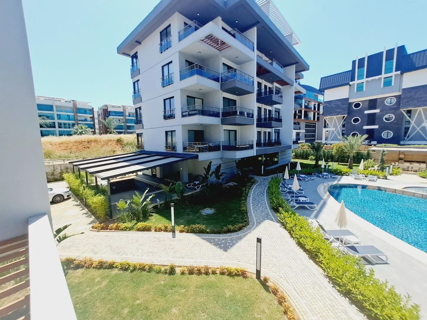 1+1 APARTMENT FOR SALE IN A FULLY ACTIVE COMPLEX IN OBA REGION