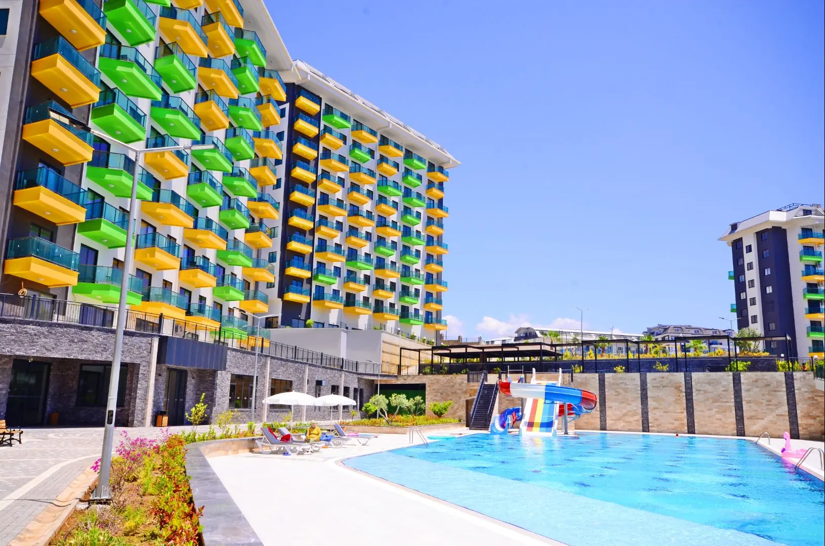 2+1 Furnished Apartment in a Fully Active Site in Avsallar