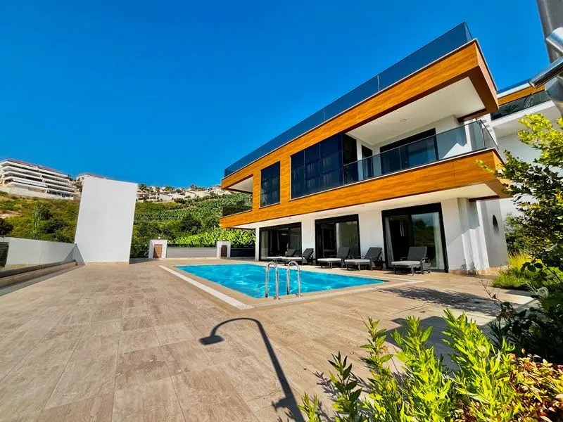 4+2 LUXURY VILLA WITH STUNNING VIEWS IN THE KARGICAK AREA