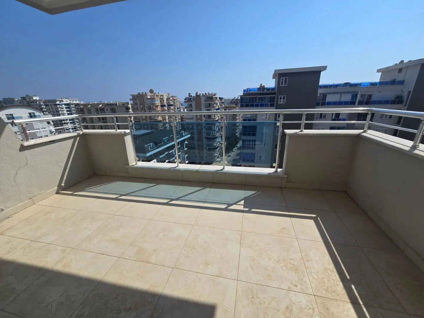 Furnished 1+1 Spacious Apartment with City View in Mahmutlar Area
