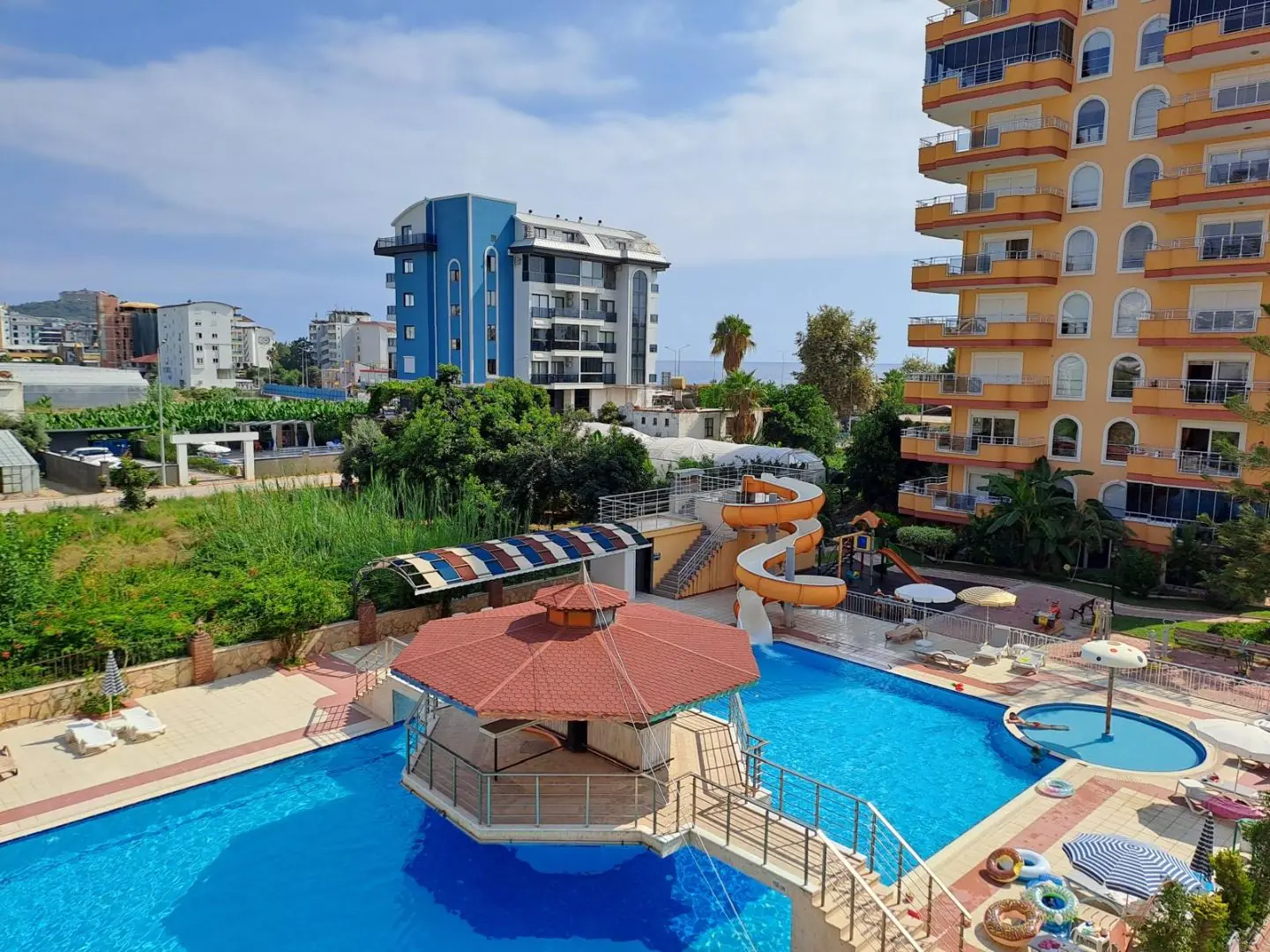 Furnished 2+1 Spacious Flat with Sea View in Mahmutlar