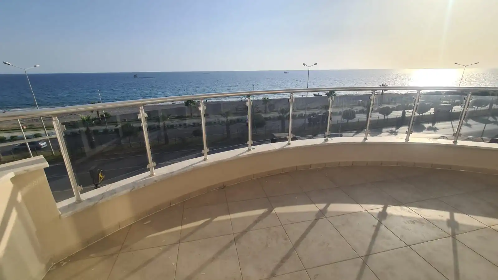 2+1 Apartment with Full Sea and Castle Views in Mahmutlar