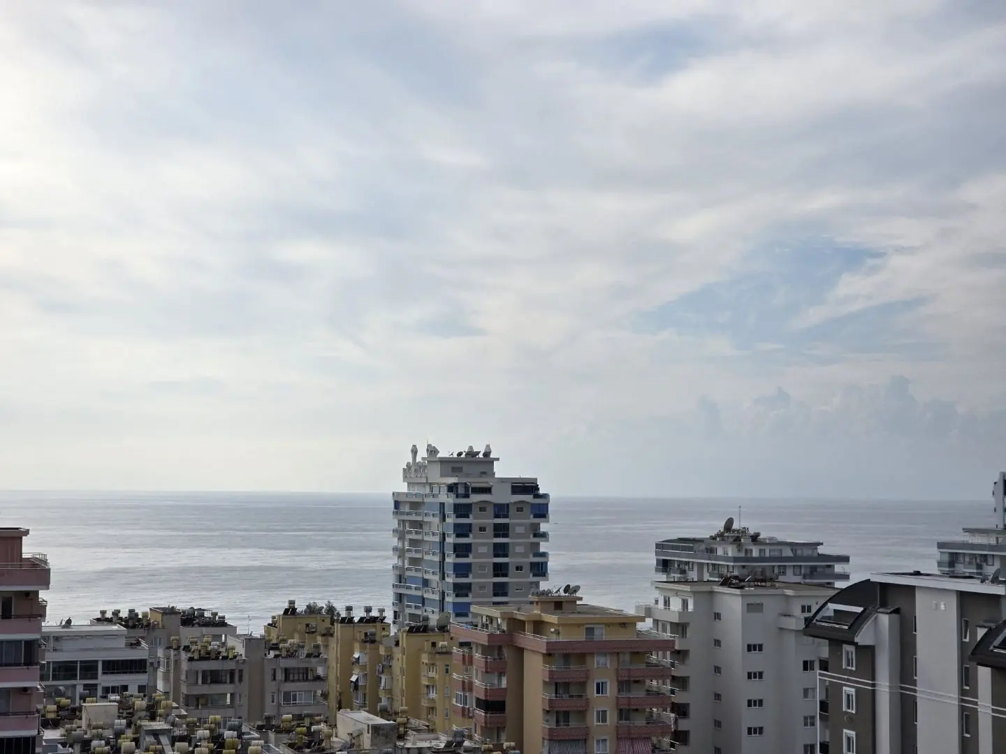5+2 Apartment with Sea and City Views in Mahmutlar
