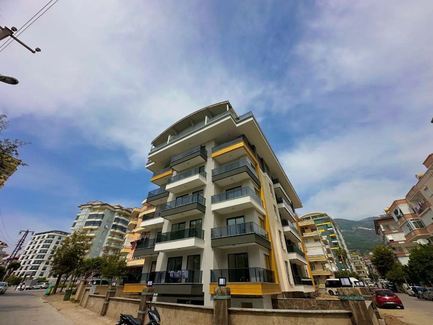 1+1 Flat 500 Metres From the Sea in Alanya City Centre
