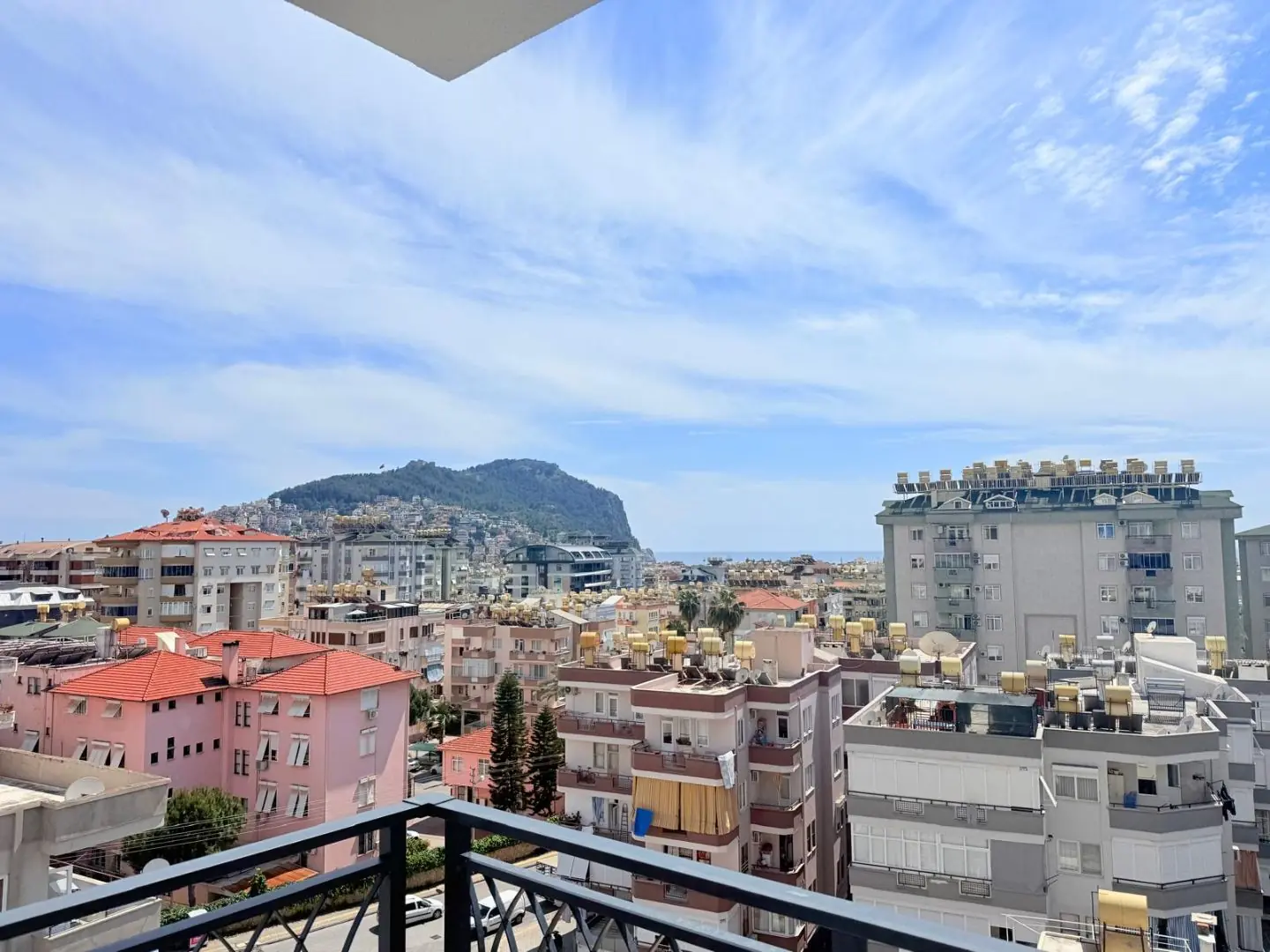 1+1 Apartment with Castle and Sea Views in Alanya Centre