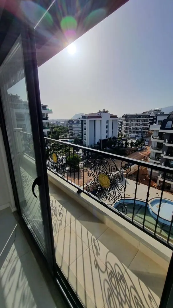 2+1 Duplex Apartment with Castle and Mountain Views in the Oba Region